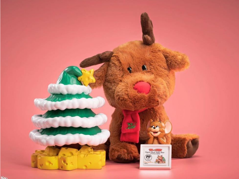 Tom and Jerry – Plush Reindeer Figure - Image 2