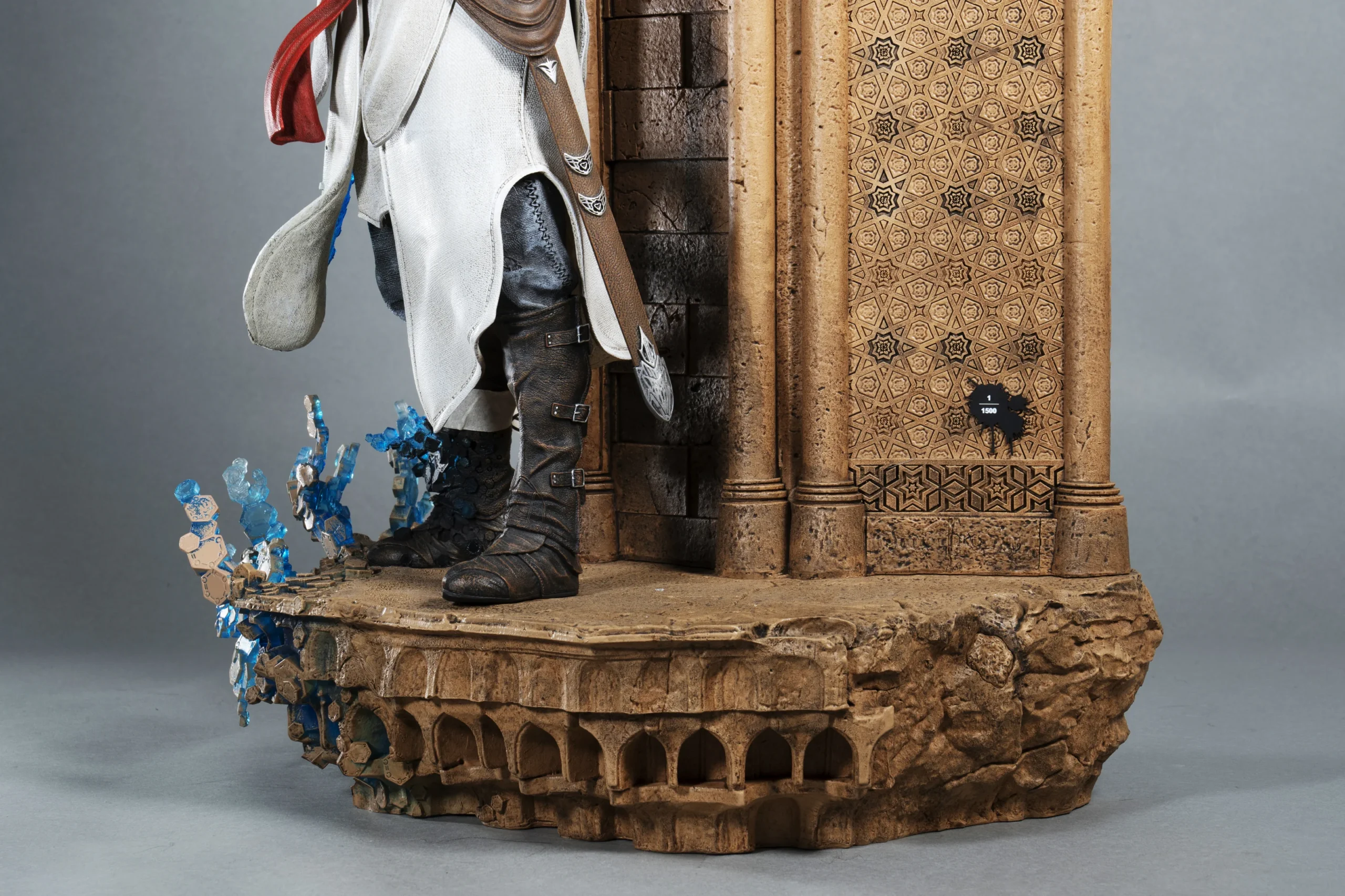 PURE ARTS ASSASSIN'S CREEED ANIMUS ALTAIR STATUE - Image 4